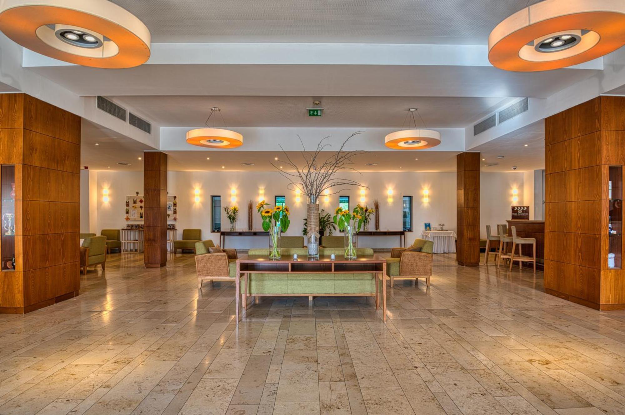 Tiszafüred Tisza Balneum Hotel מראה חיצוני תמונה