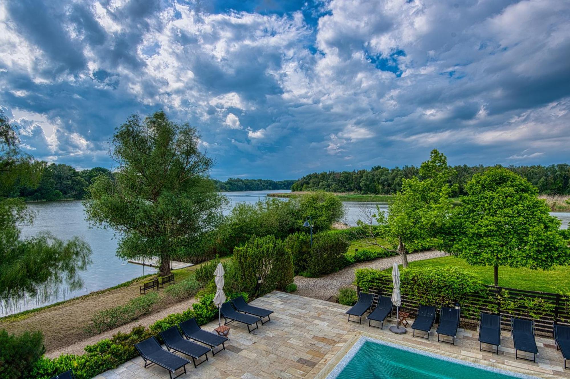 Tiszafüred Tisza Balneum Hotel מראה חיצוני תמונה
